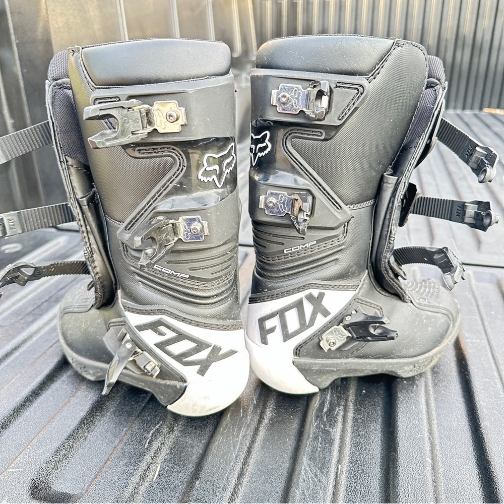 YOUTH SIZE 2 Fox dirt-bike boots